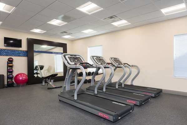 Fitness/ Exercise Room - Hampton Inn & Suites Woodfield Mall Schaumburg