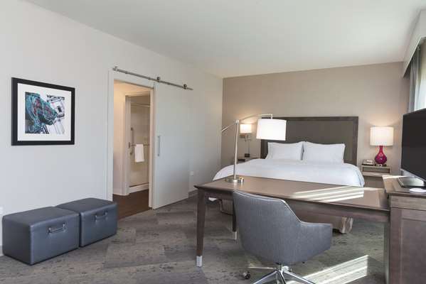  - Hampton Inn & Suites Woodfield Mall Schaumburg