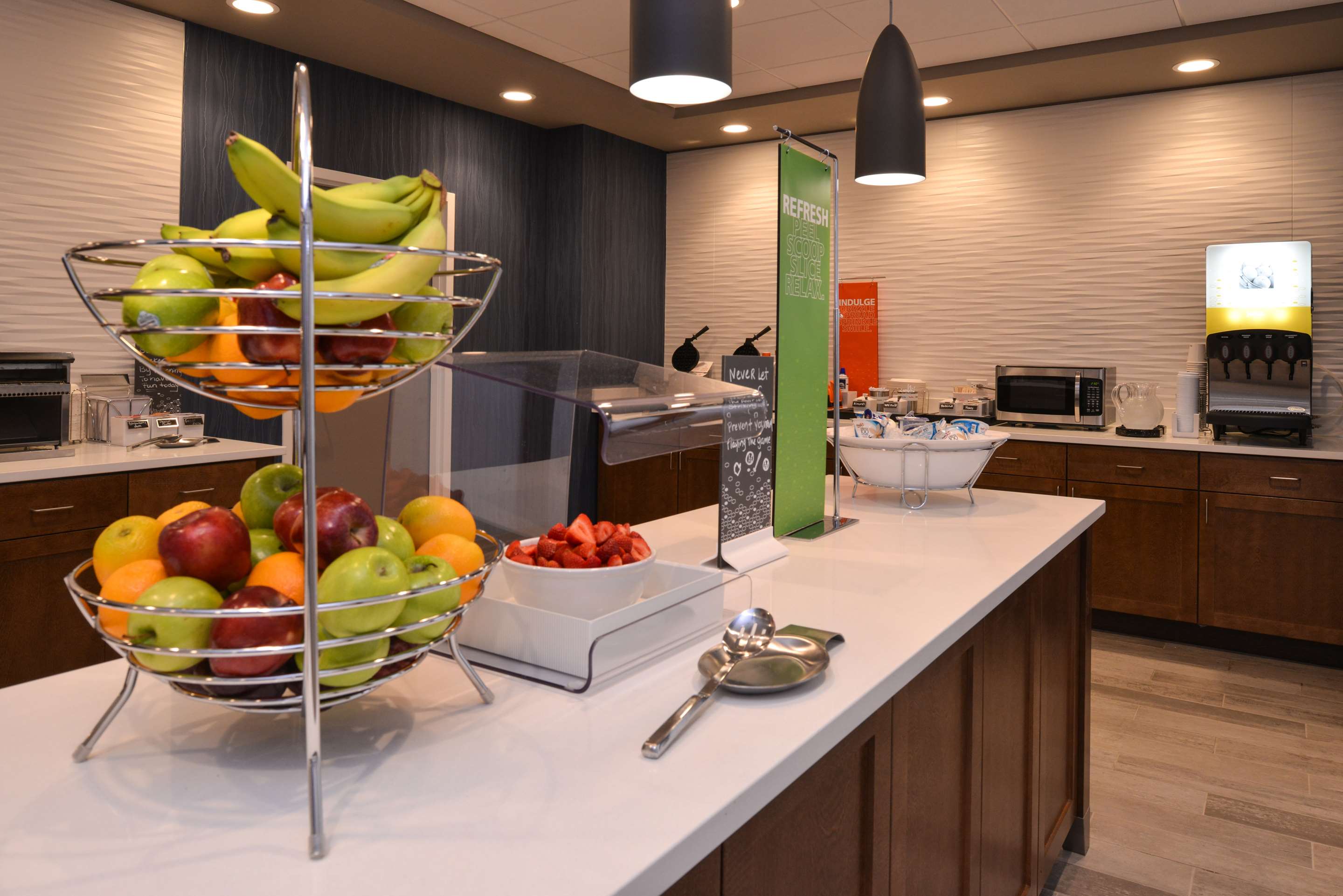 Restaurant | Hampton Inn & Suites Cincinnati-Mason