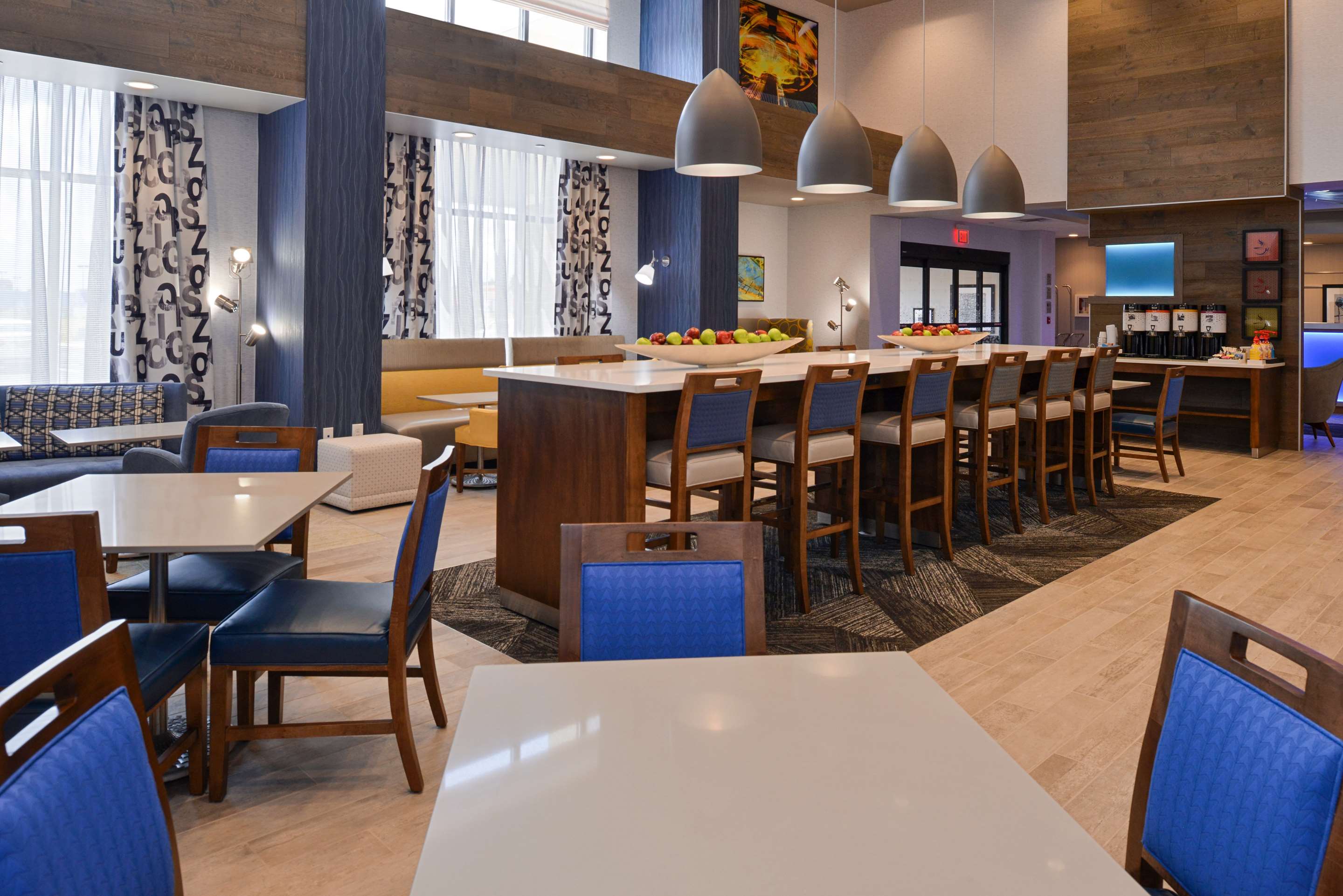 Restaurant | Hampton Inn & Suites Cincinnati-Mason