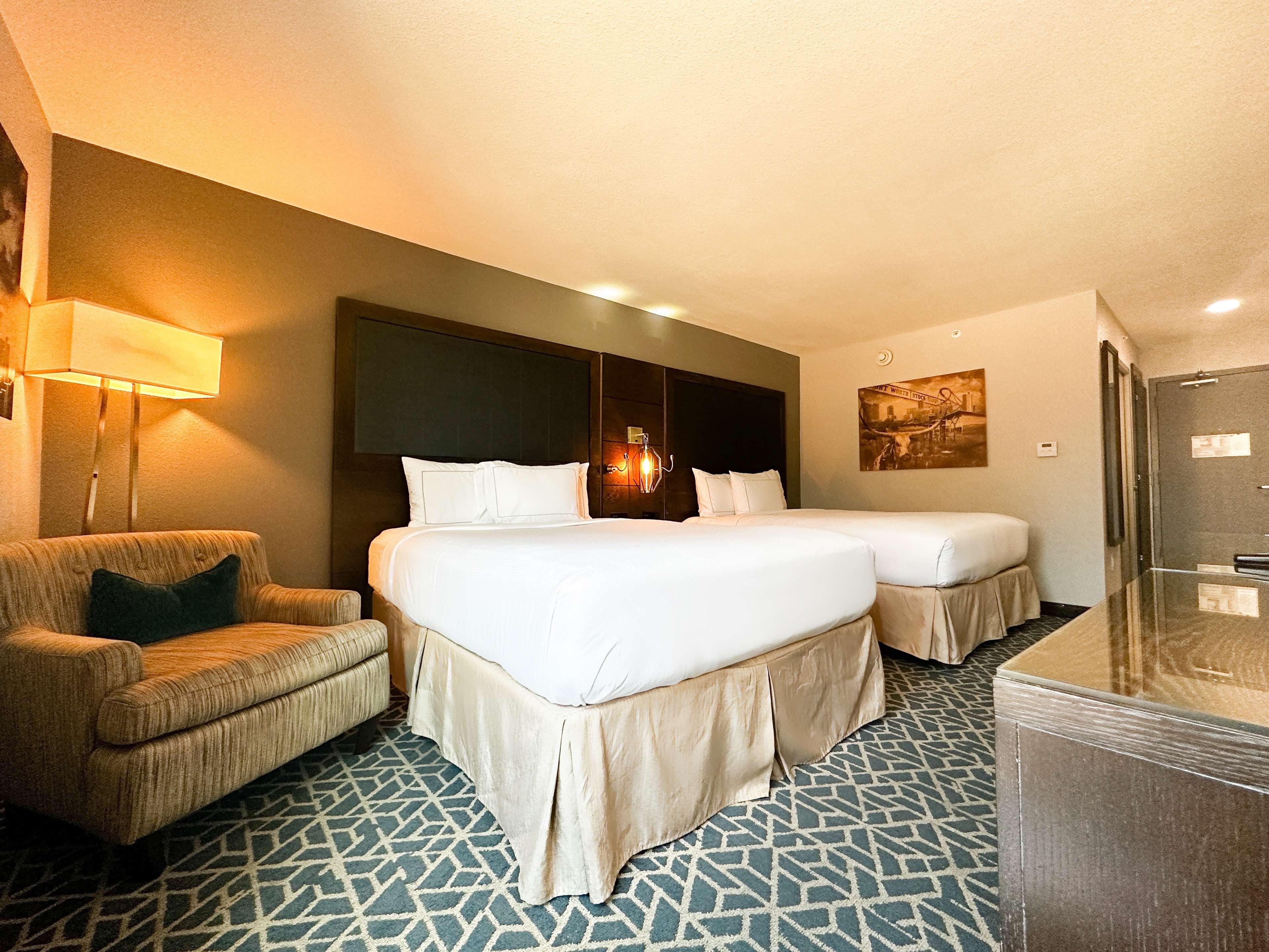 Doubletree by Hilton Arlington DFW South - Tap to explore photos