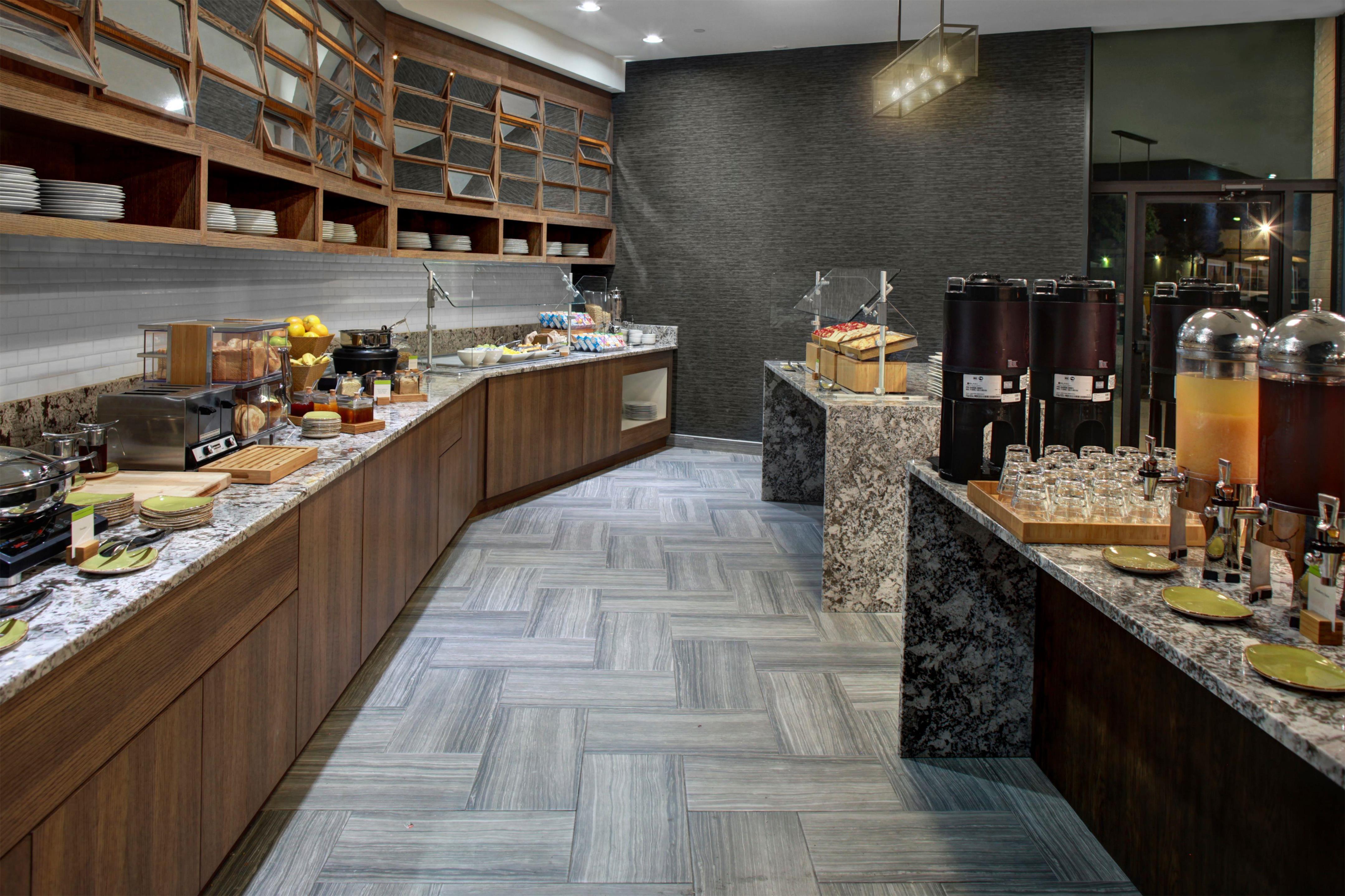 Restaurant | DoubleTree by Hilton Hotel Arlington DFW South