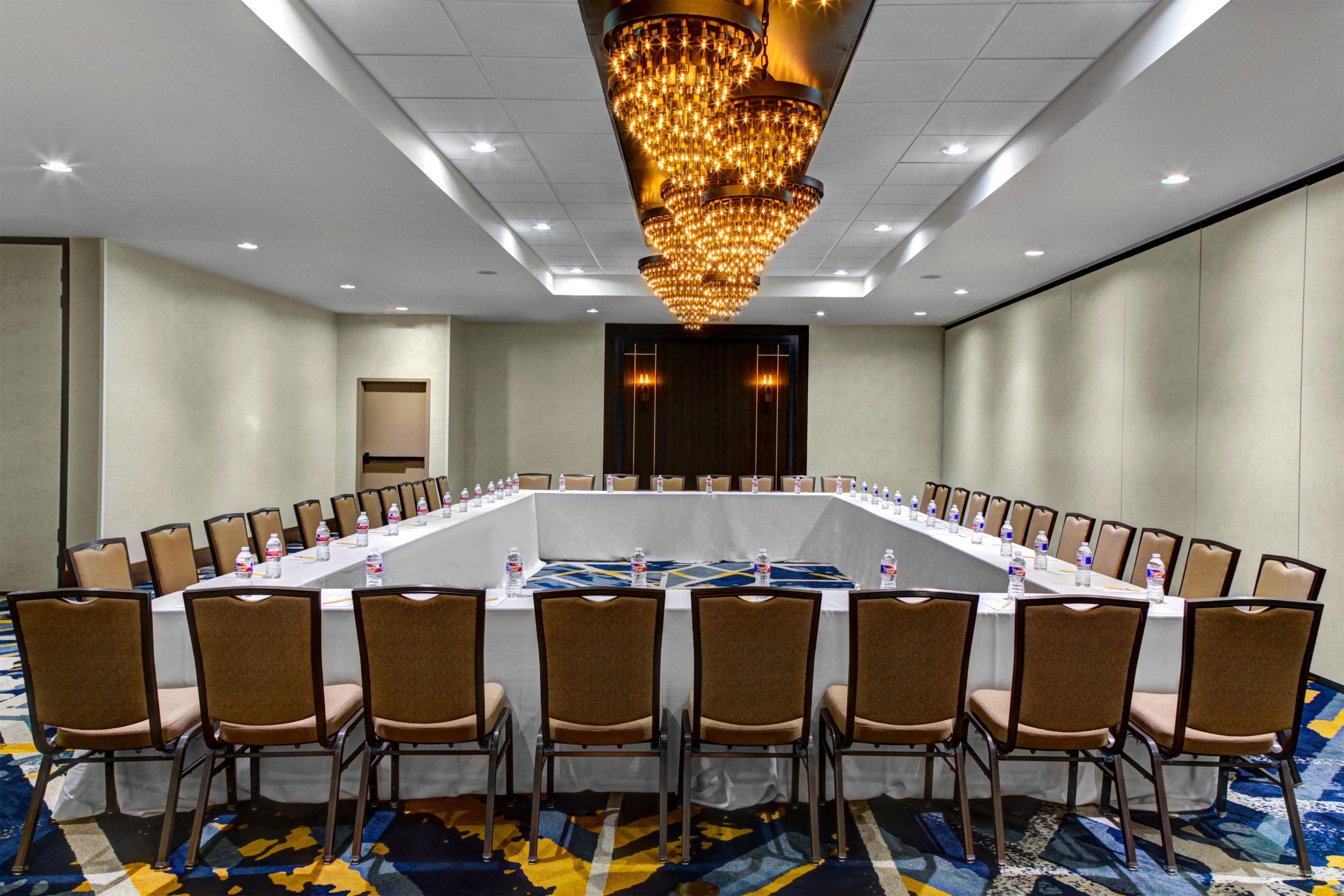 Meeting Room | DoubleTree by Hilton Hotel Arlington DFW South