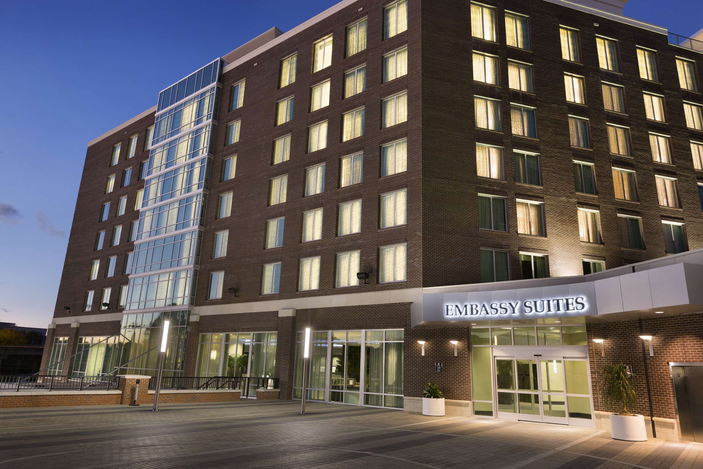 Exterior | Embassy Suites by Hilton Greenville Downtown Riverplace