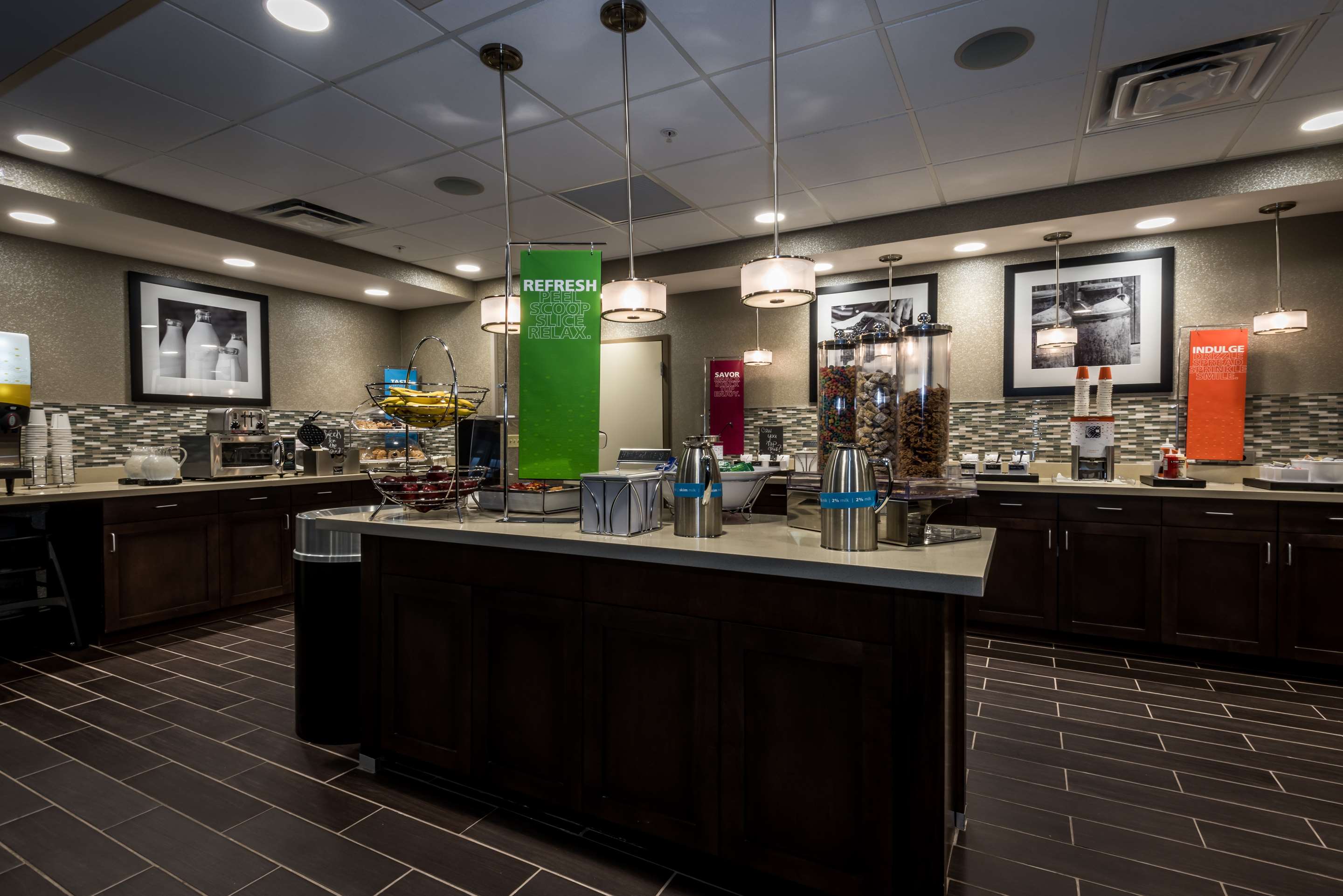 Restaurant | Hampton Inn & Suites Hammond