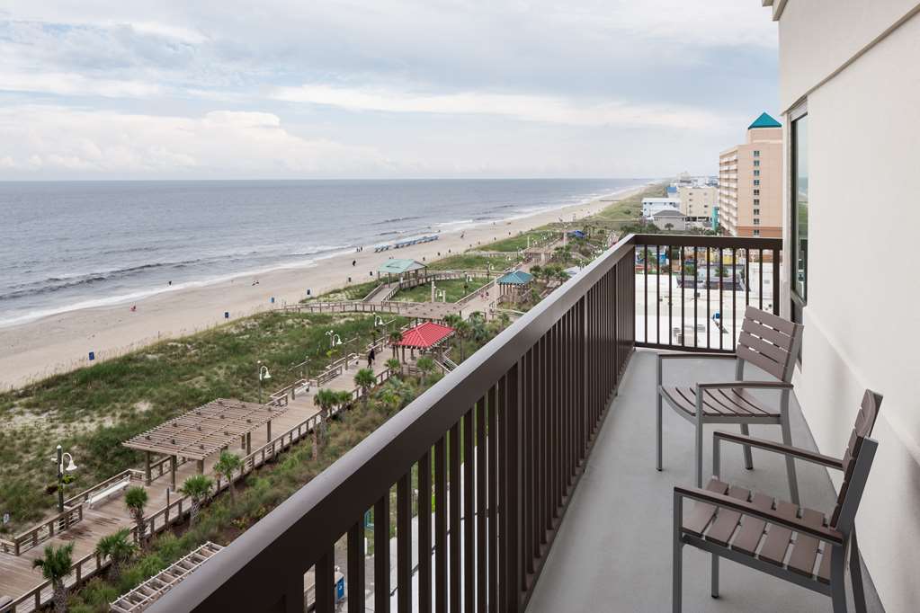 Hampton Inn & Suites by Hilton Carolina Beach Oceanfront Room Type - 2Q STU STE O F W HEARACC B