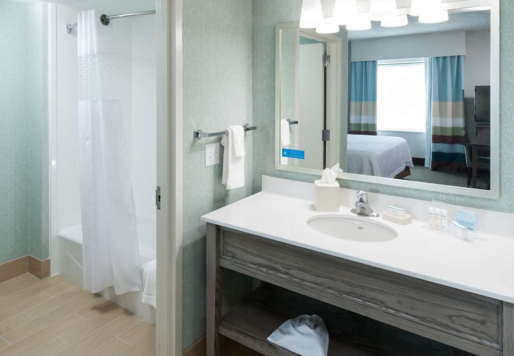 Hampton Inn & Suites by Hilton Carolina Beach Oceanfront Room Type - 1K STU STE O V W ACC TUB B