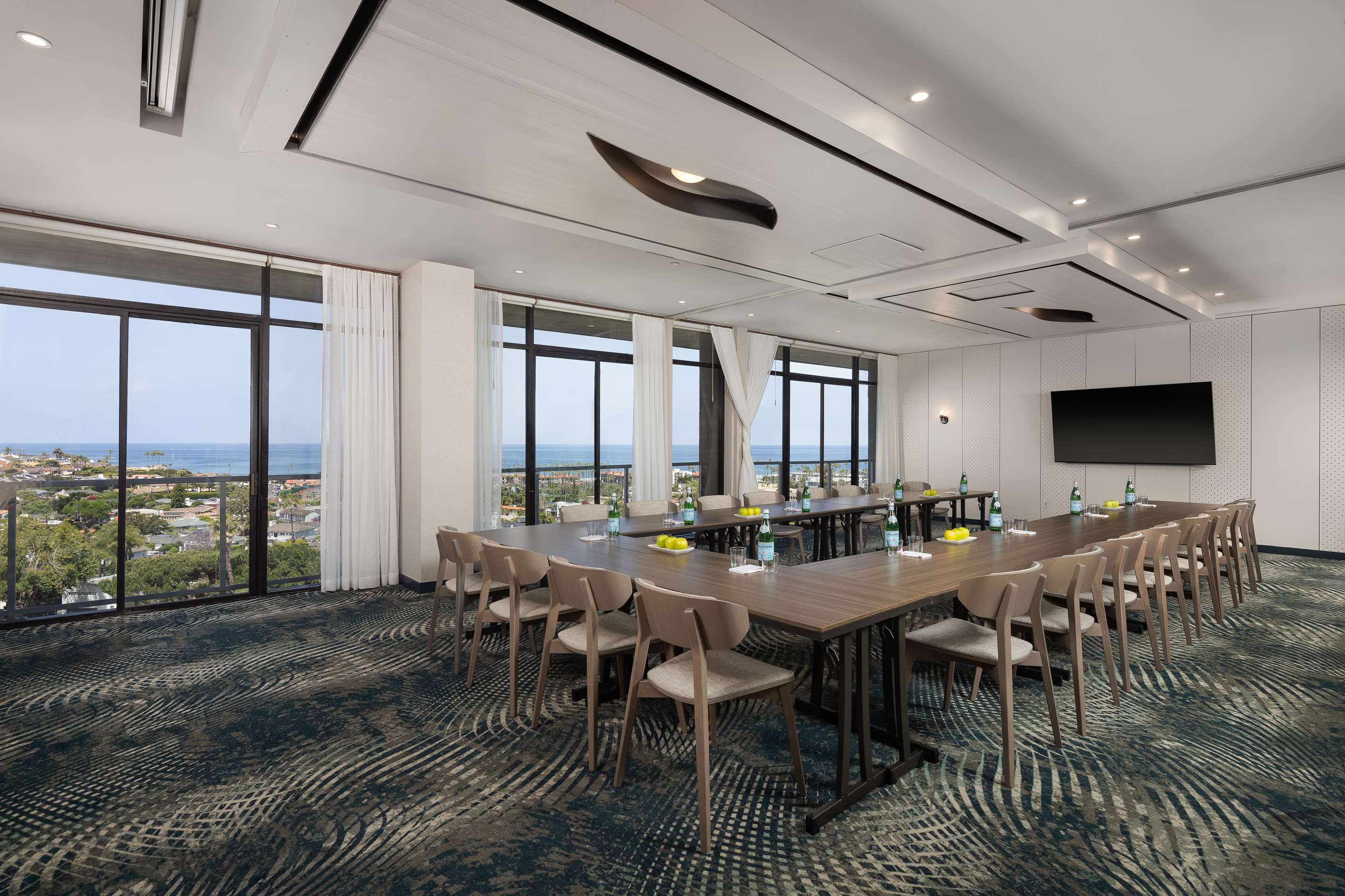 Meeting Room | Hotel La Jolla, Curio Collection by Hilton