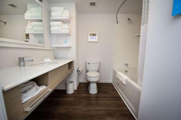  - Hampton Inn & Suites Millbrook