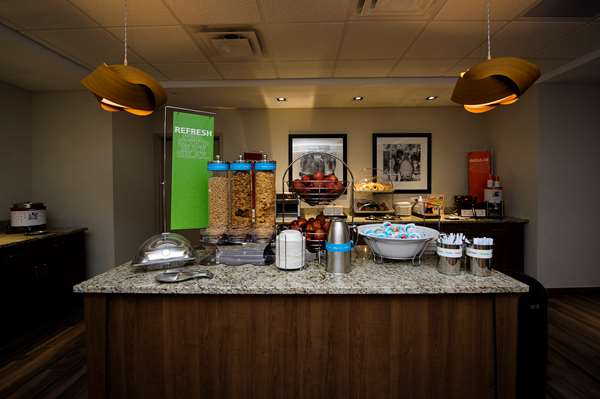 Restaurant - Hampton Inn & Suites Millbrook