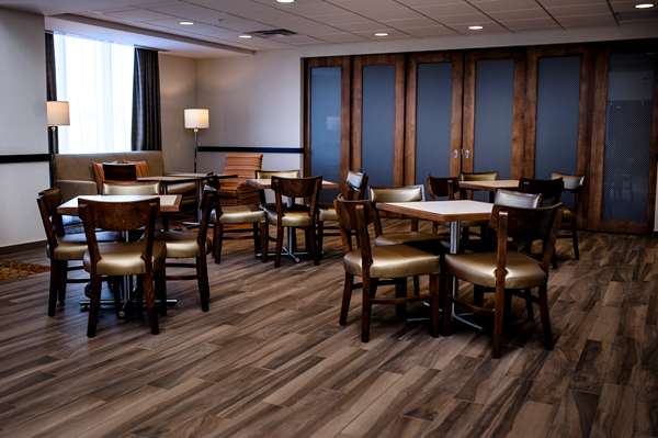 Restaurant - Hampton Inn & Suites Millbrook