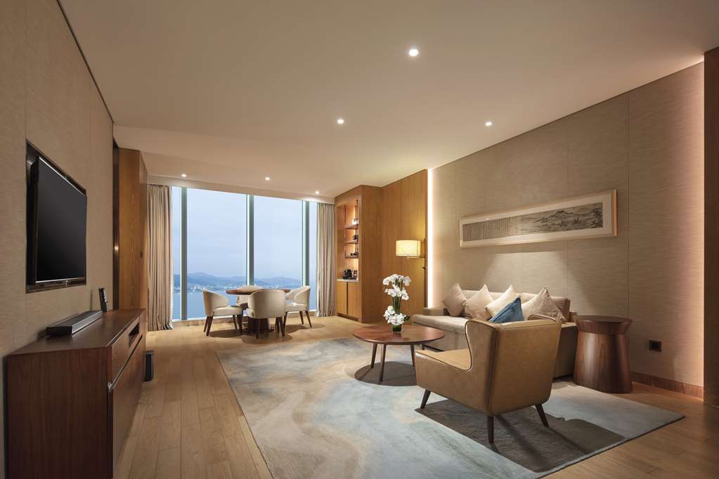 Conrad Xiamen Room Type - GRAND PREMIER SUITE SEAVW