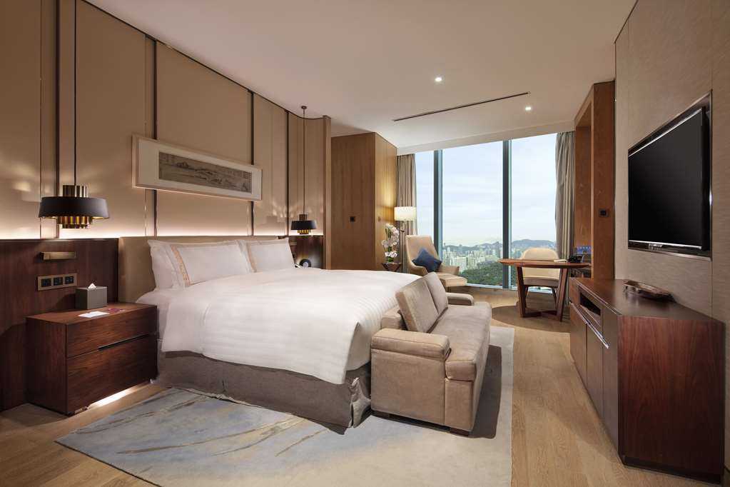 Conrad Xiamen Room Type - GRAND PREMIER SUITE CITYVW
