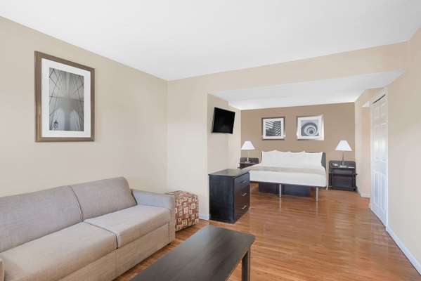 Suite - Hawthorn Suites by Wyndham Manchester - I-384, Exit 1