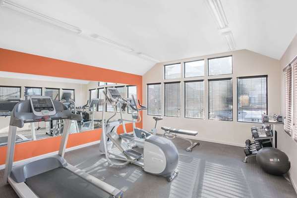 Fitness/ Exercise Room - Hawthorn Suites by Wyndham Manchester - I-384, Exit 1