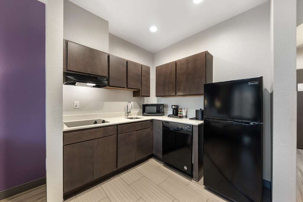 Best Western Plus Buda Austin Inn & Suites-guestroom-Guest Room,Guest Room Amenity,Kitchen/Kitchenette,On-Site.jpg