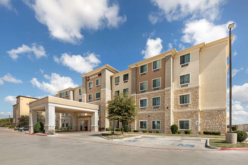 Best Western Plus Buda Austin Inn & Sts
