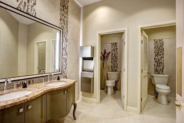  - Blake Hotel New Orleans