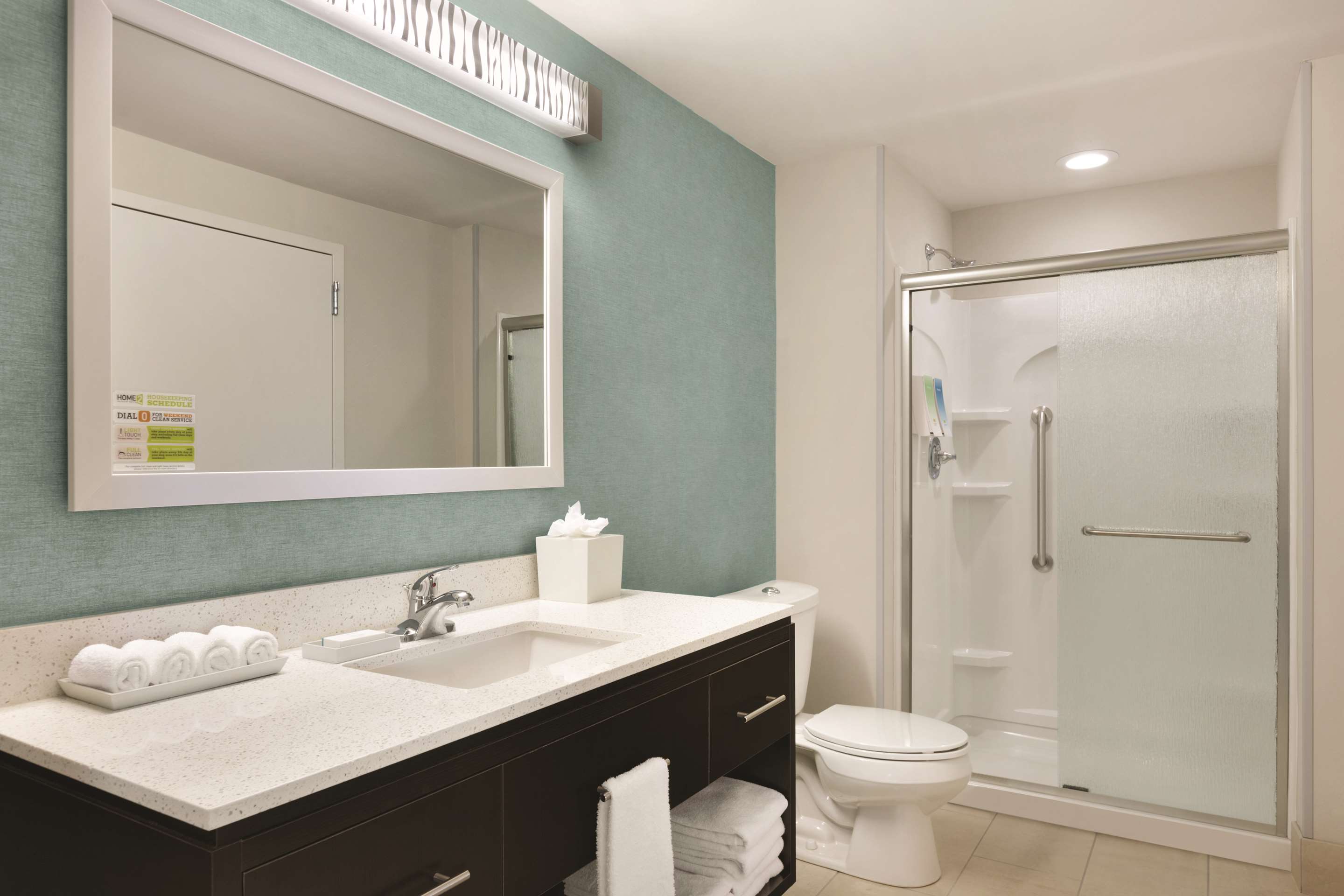 Guest room bath