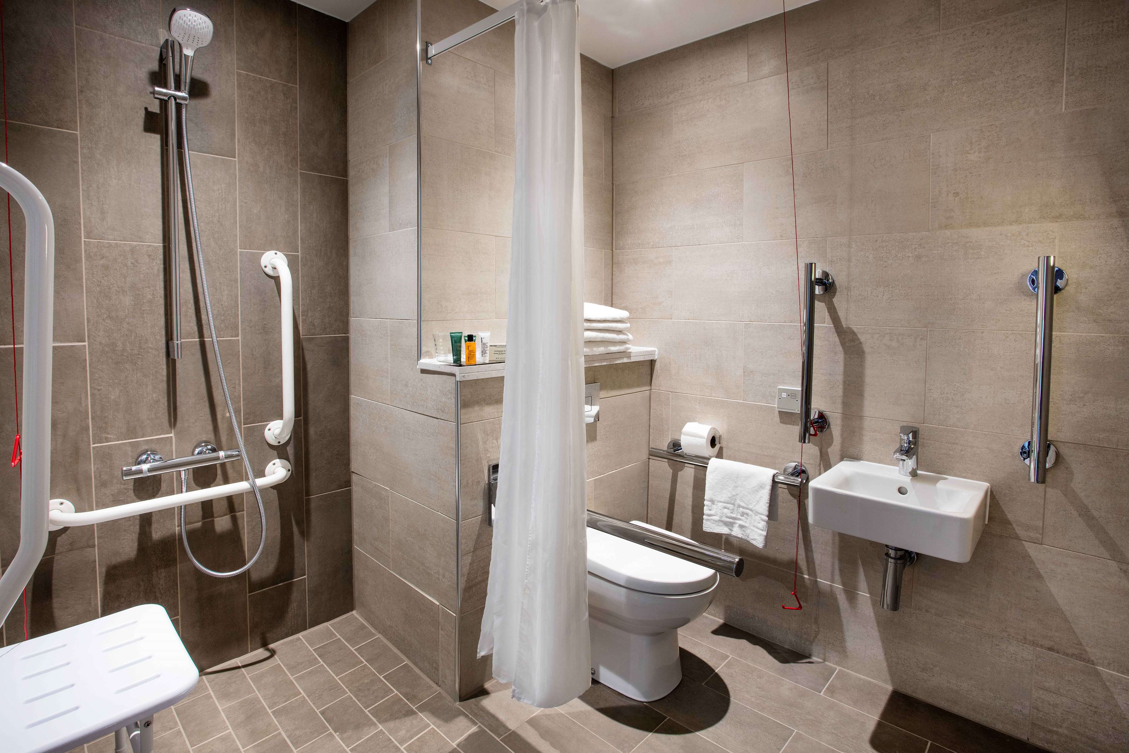 Hilton Edinburgh Carlton Room Type - KING ACCESSIBLE GUEST RM