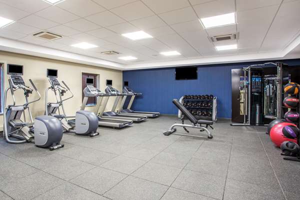 Fitness/ Exercise Room - Hampton Inn & Suites Westchester Yonkers