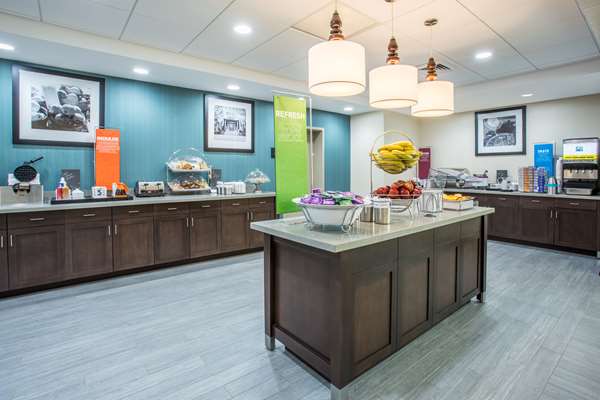 Restaurant - Hampton Inn & Suites Westchester Yonkers