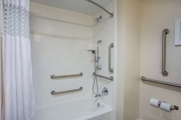  - Hampton Inn & Suites Westchester Yonkers