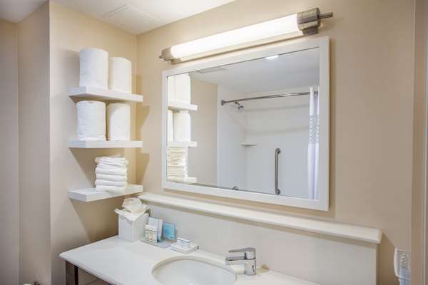  - Hampton Inn & Suites Westchester Yonkers