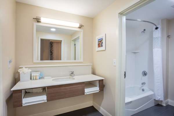  - Hampton Inn & Suites Westchester Yonkers