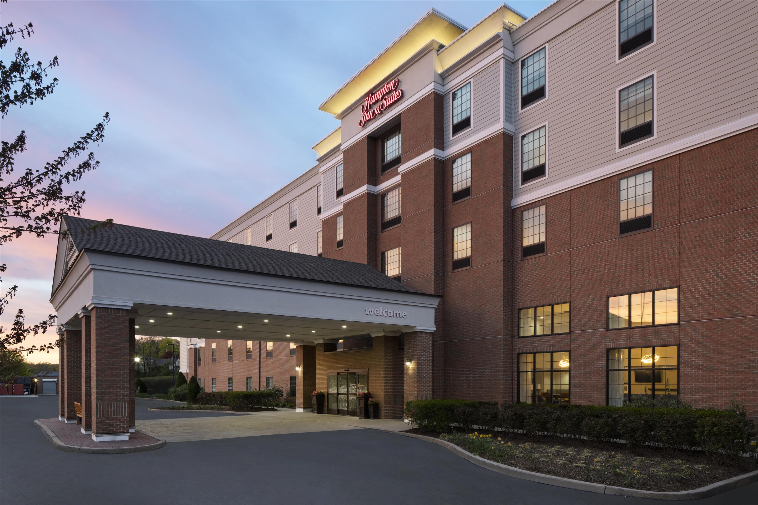 Exterior | Hampton Inn & Suites Yonkers - Westchester