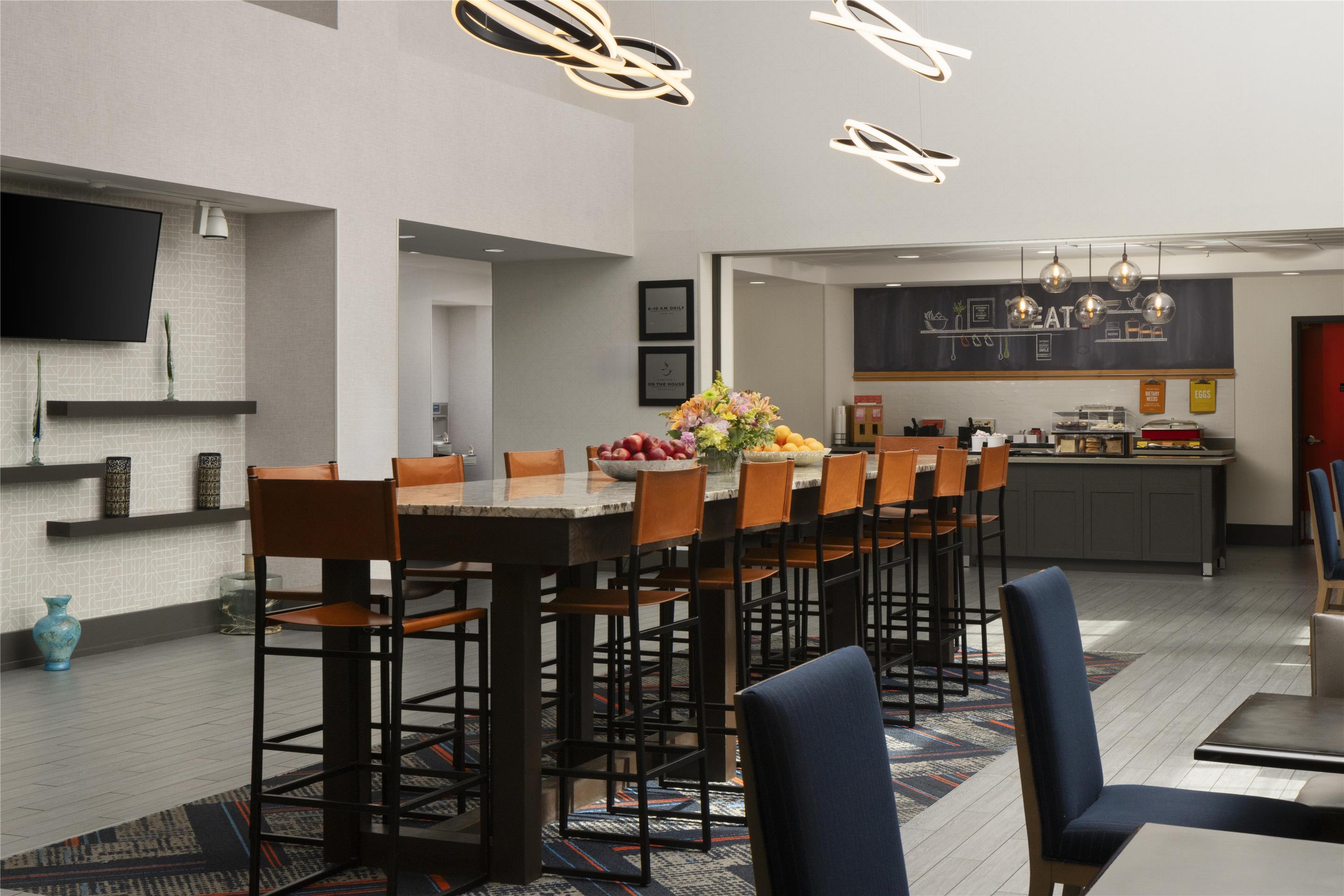 Lobby | Hampton Inn & Suites Yonkers - Westchester