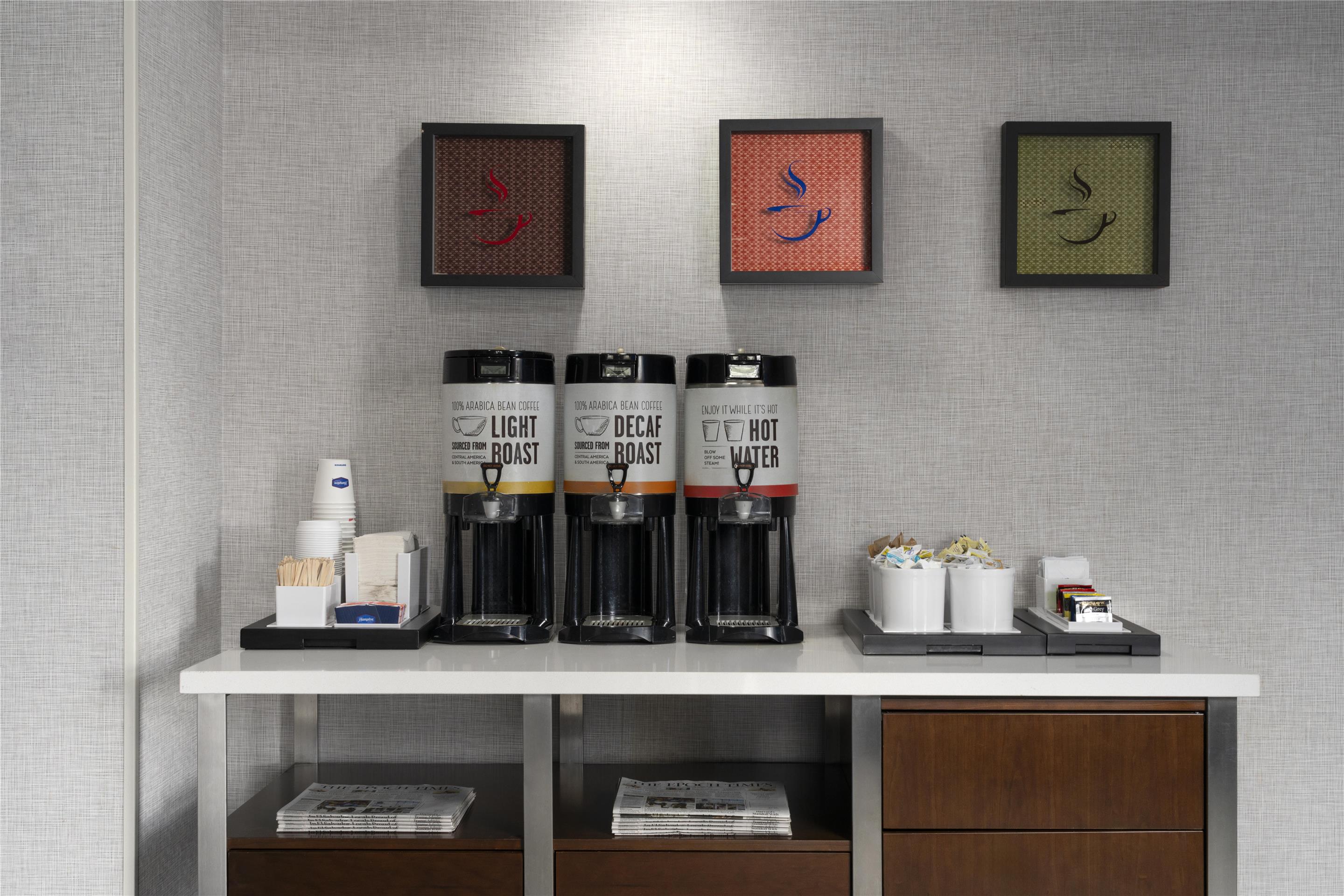 Restaurant | Hampton Inn & Suites Yonkers - Westchester