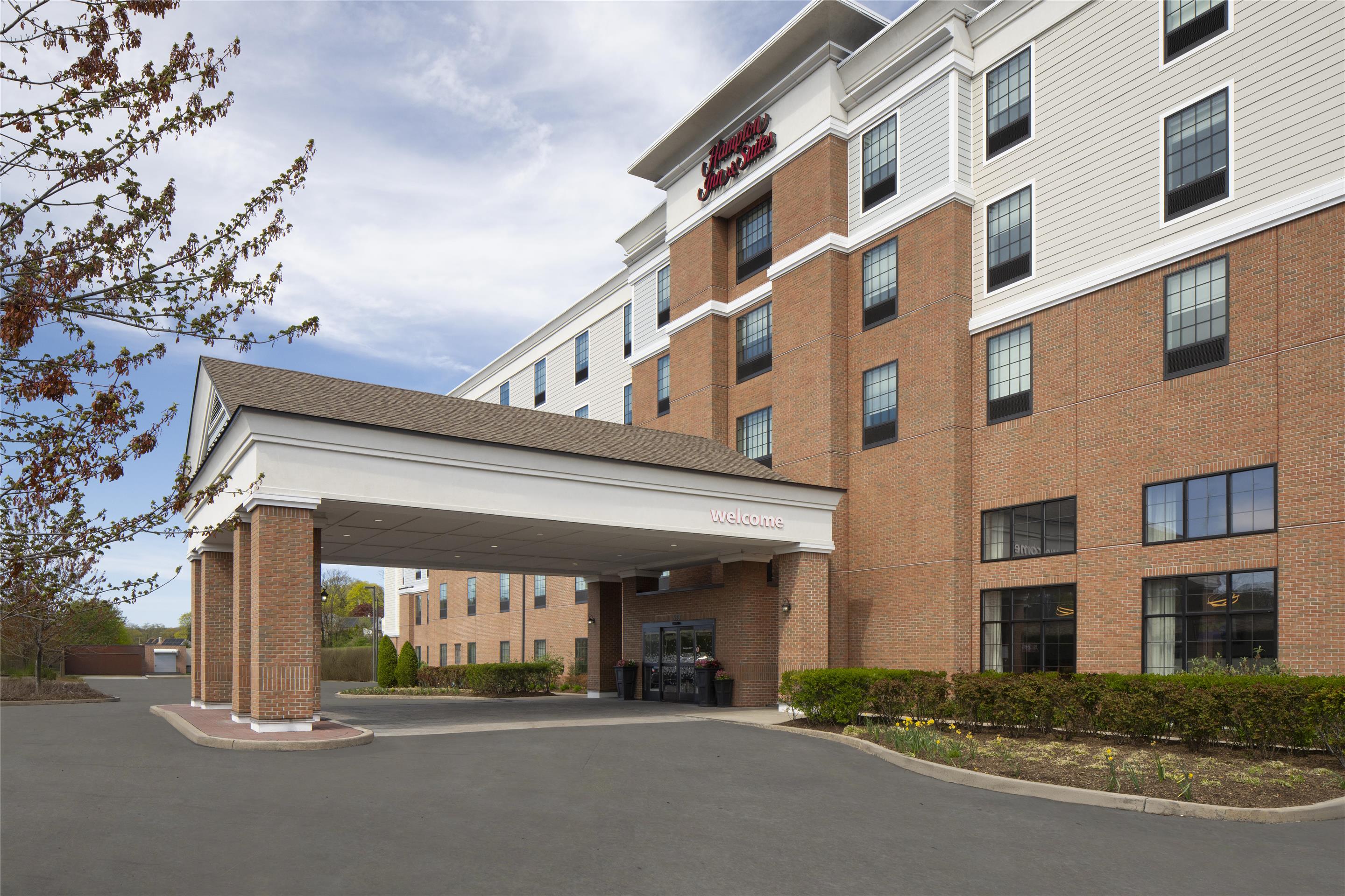 Exterior | Hampton Inn & Suites Yonkers - Westchester