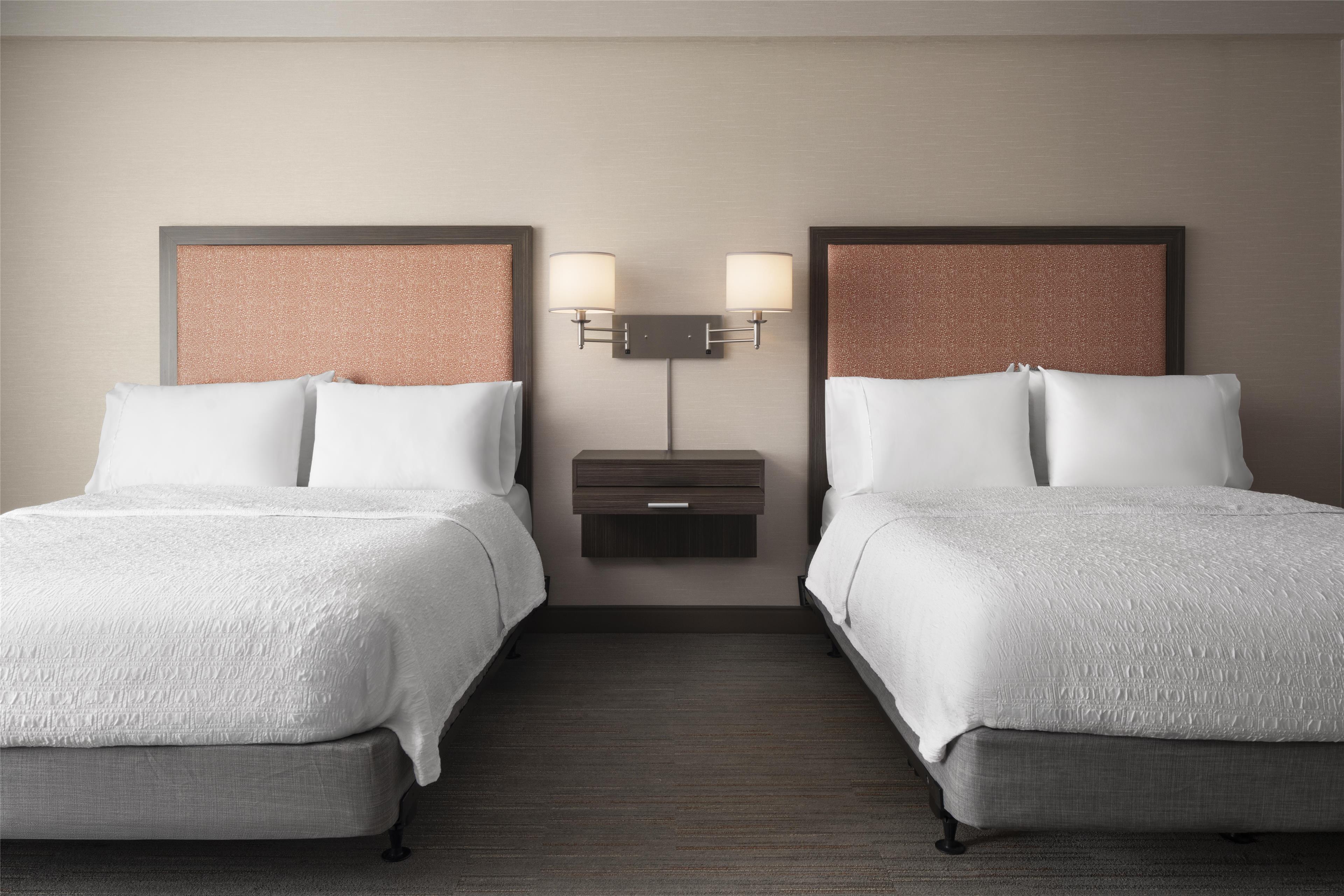 Hampton Inn & Suites by Hilton Yonkers - Westchester Room Type - 2 QNS ACCESSIBLE W TUB NS