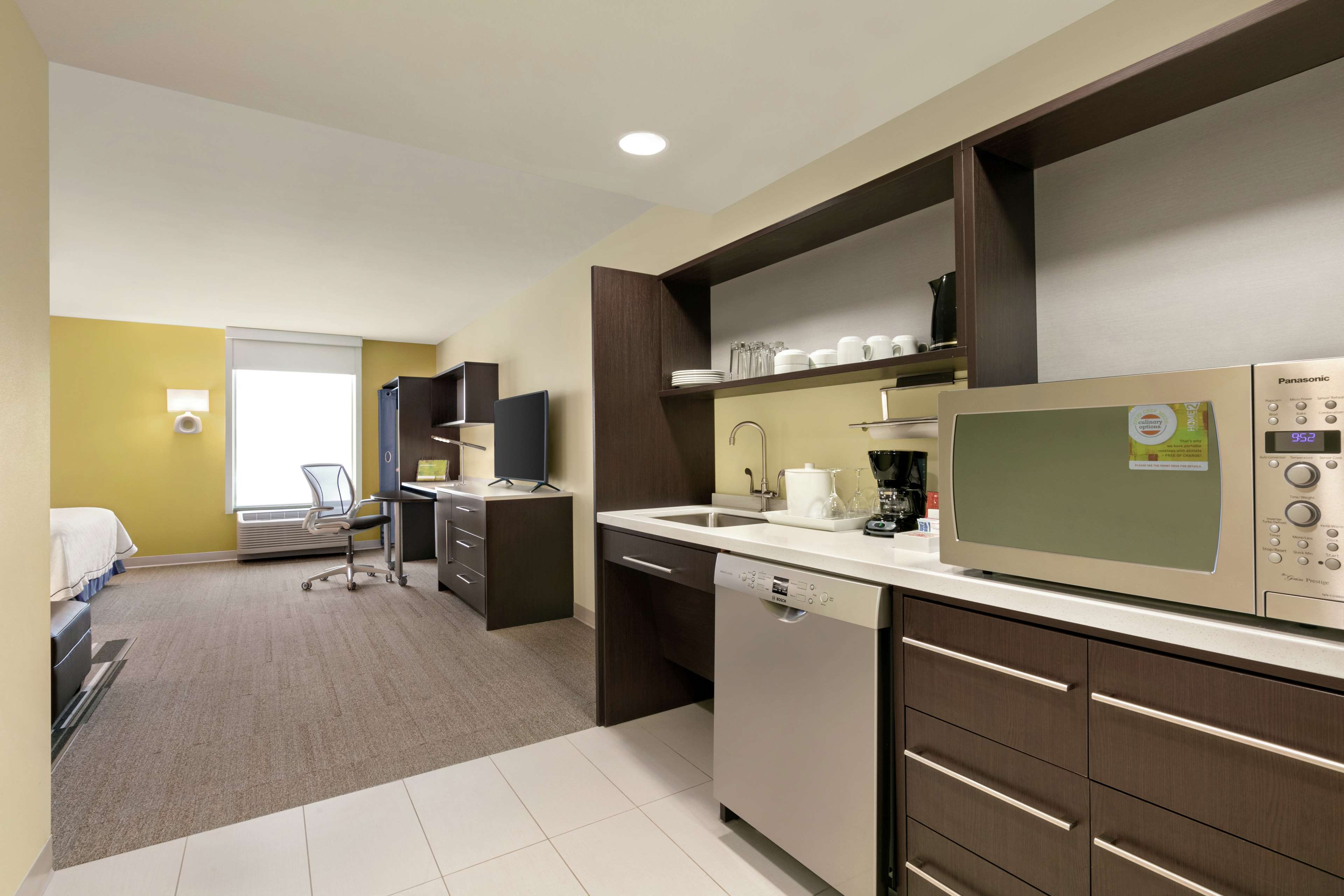 Home2 Suites by Hilton Fort St. John Room Type - 1QN MOB ACC TUB STU NOSMOK