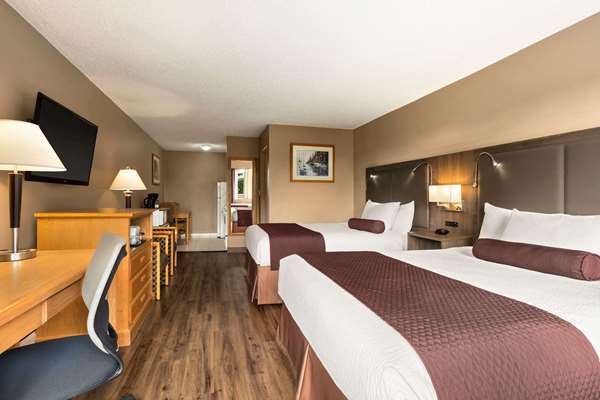Suite - Days Inn Victoria Uptown
