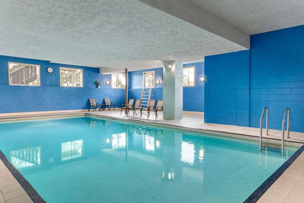 Pool - Days Inn Victoria Uptown