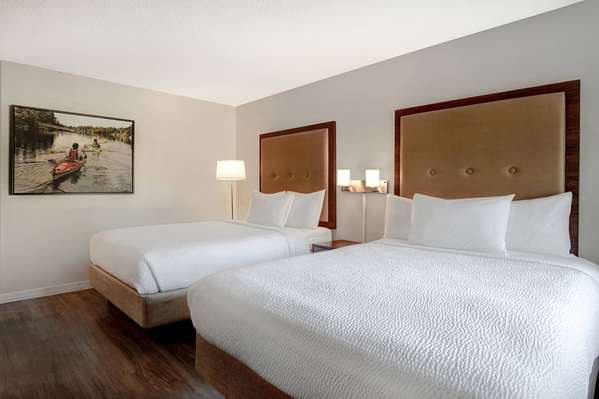  - Days Inn Victoria Uptown