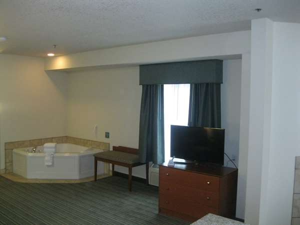 Suite - Best Western Liberty Inn Dupont - I-5, Exit 118