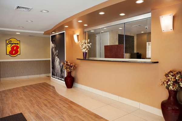  - Super 8 Hotel Bronx