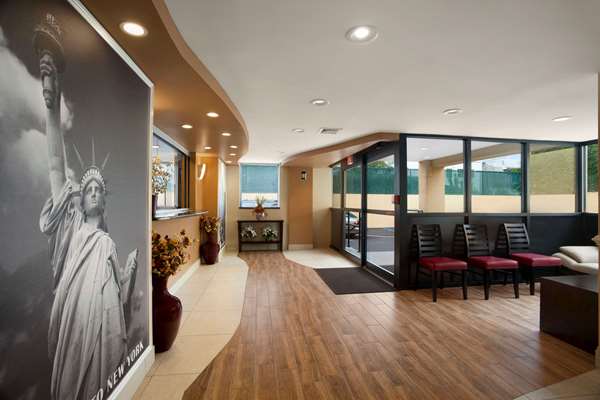  - Super 8 Hotel Bronx