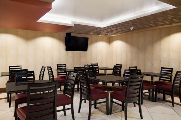 Restaurant - Super 8 Hotel Bronx