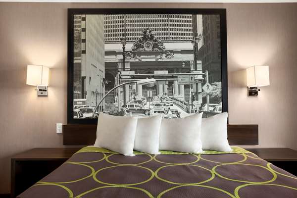  - Super 8 Hotel Bronx