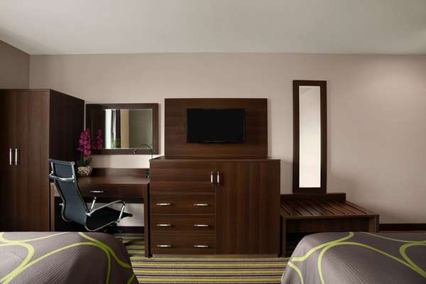  - Super 8 Hotel Bronx