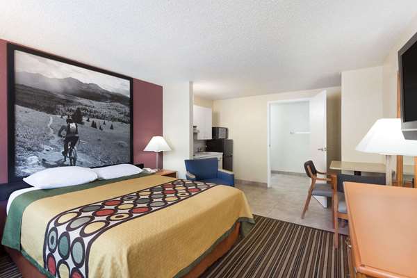 Suite - Super 8 Motel Southern Pines Aberdeen