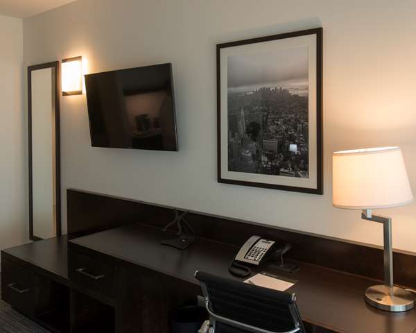  - Grand Winnipeg Airport by Lakeview Hotel