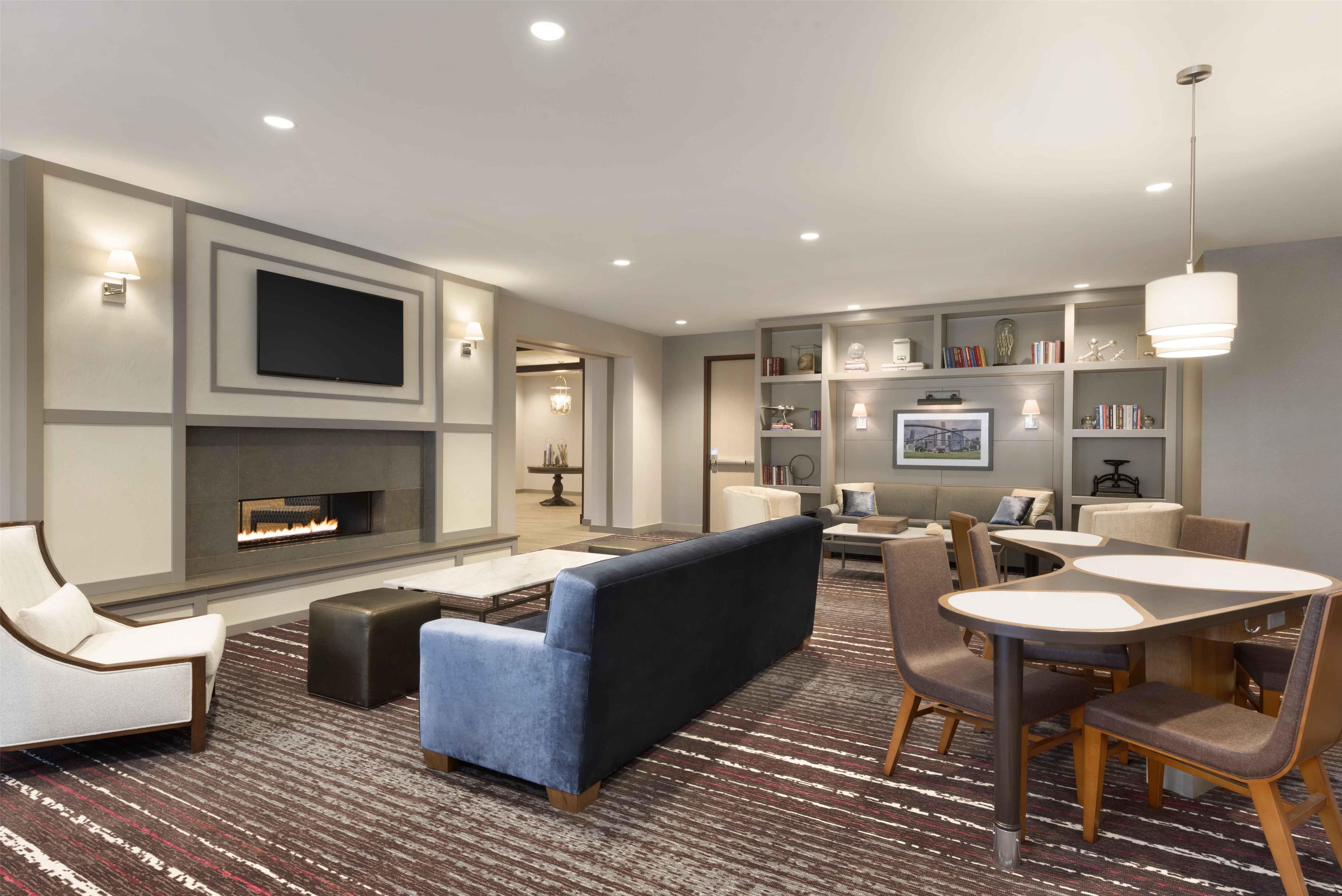 Lobby | Homewood Suites by Hilton Chicago Downtown West Loop