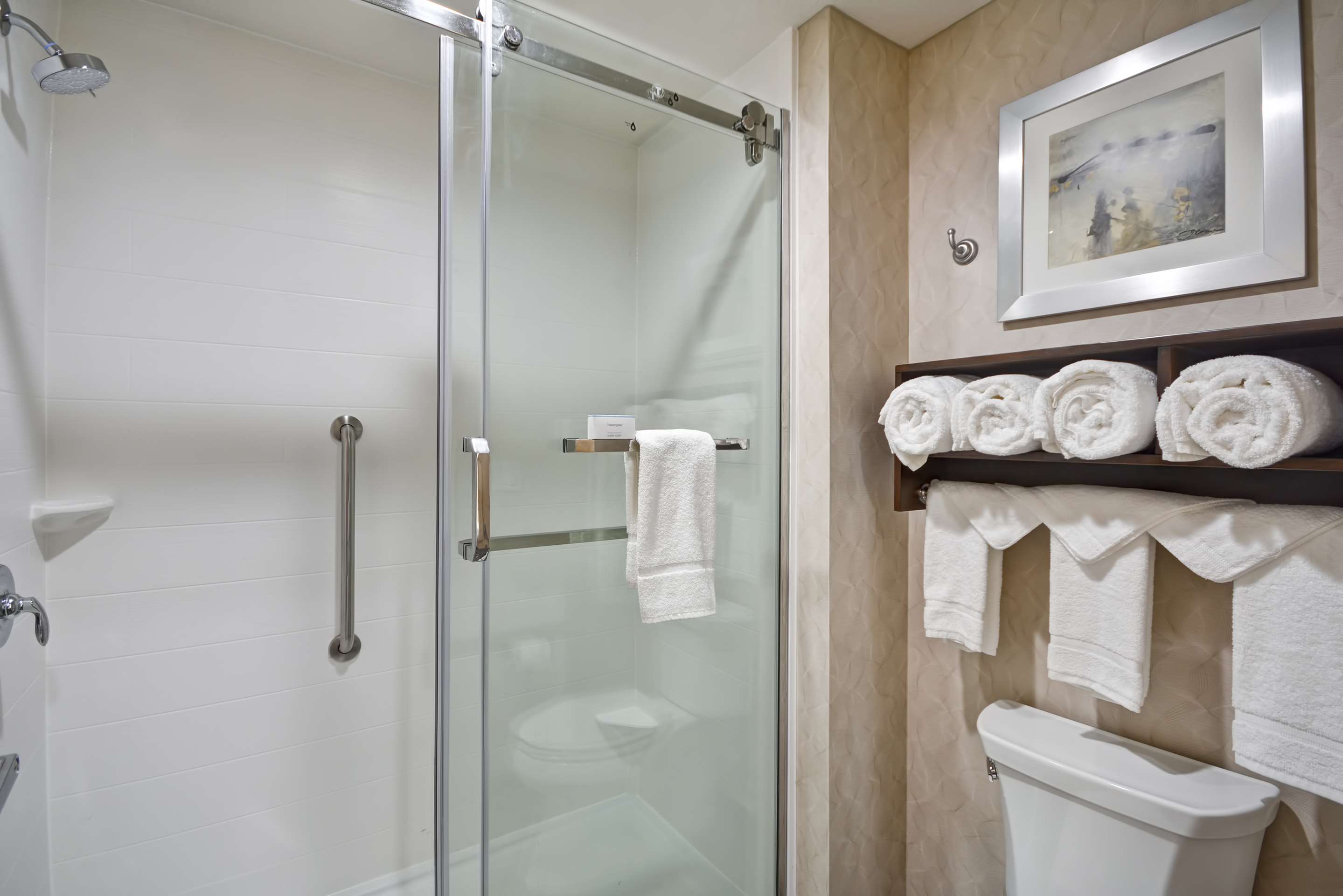 Guest room bath