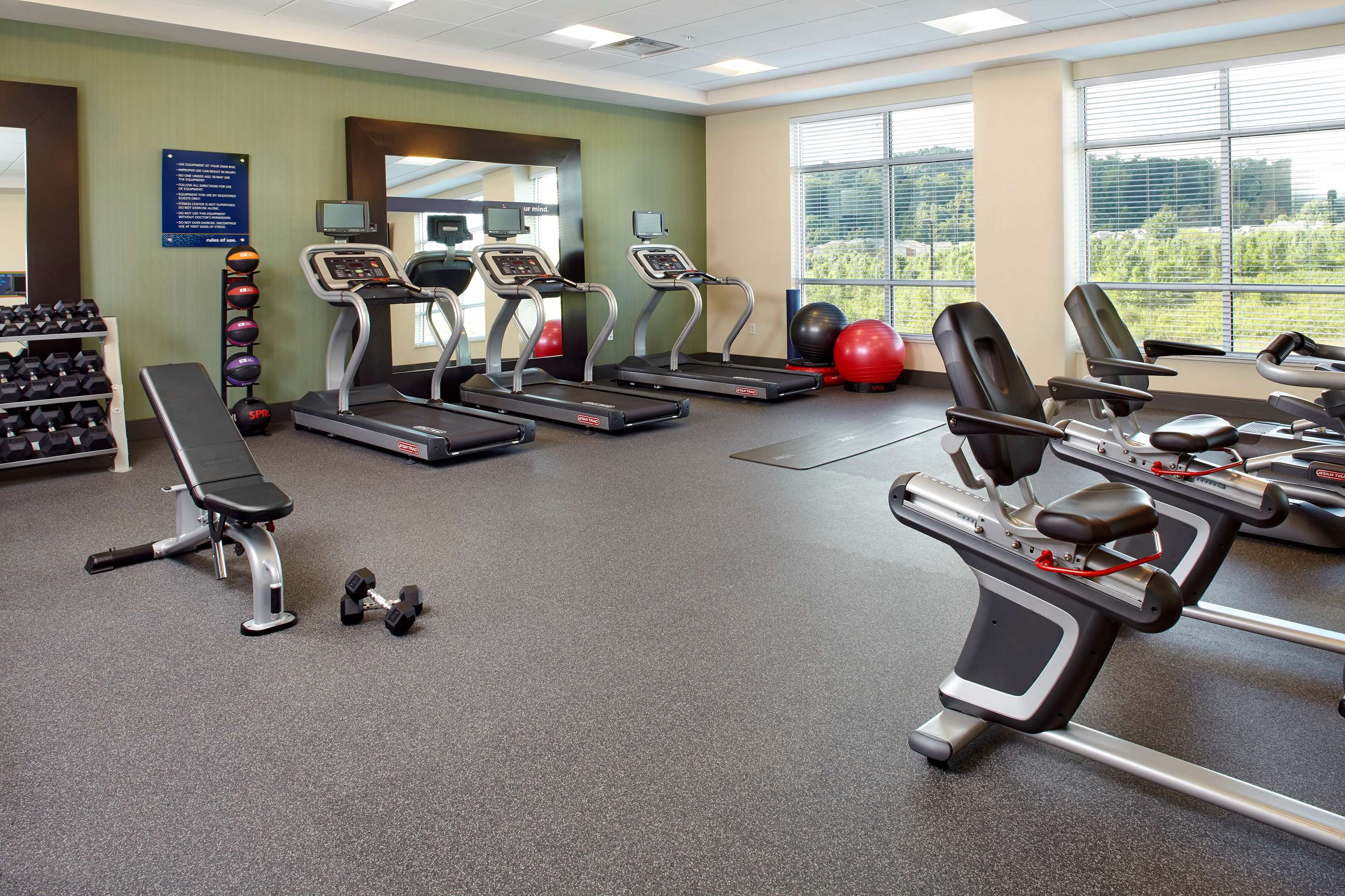 Health club fitness center gym | Hampton Inn & Suites Pittsburgh Airport South–Settlers Ridge