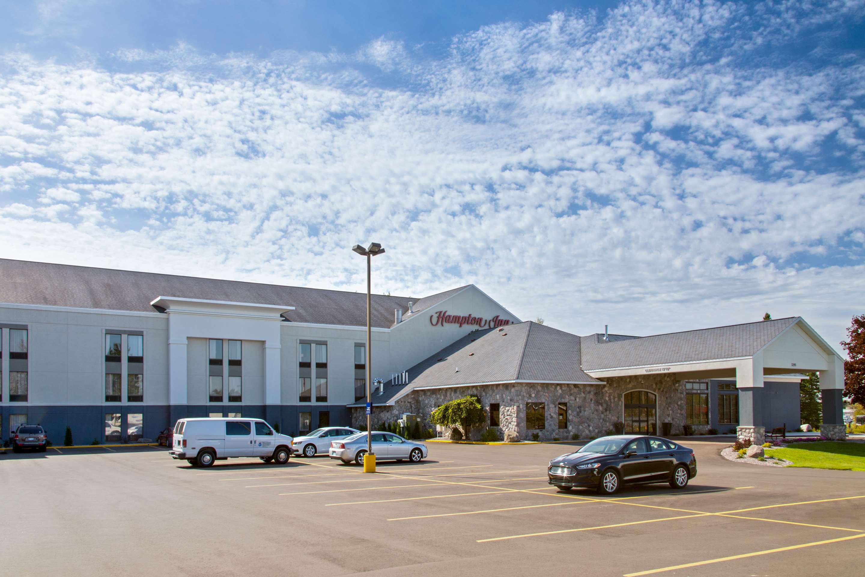 Exterior | Hampton Inn Sault Ste Marie